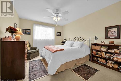 69 Mapleleaf Trail, Glanbrook, ON - Indoor Photo Showing Bedroom