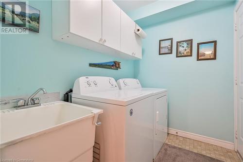 69 Mapleleaf Trail, Glanbrook, ON - Indoor Photo Showing Laundry Room