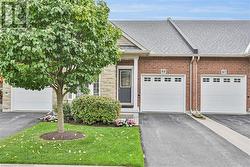 69 MAPLELEAF Trail  Glanbrook, ON L9B 0A3