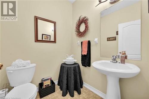 69 Mapleleaf Trail, Glanbrook, ON - Indoor Photo Showing Bathroom