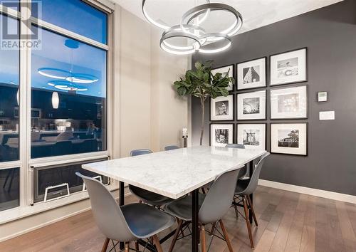 Large dining space or sit at the island, dinner for 10?! - 901, 530 12 Avenue Sw, Calgary, AB 