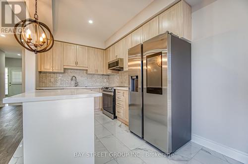 5 Debonair Street, Richmond Hill, ON - Indoor Photo Showing Kitchen