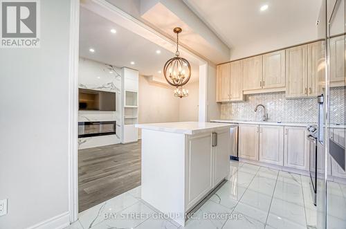 5 Debonair Street, Richmond Hill, ON - Indoor Photo Showing Kitchen