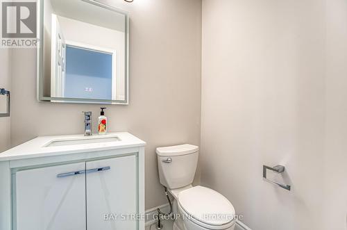 5 Debonair Street, Richmond Hill, ON - Indoor Photo Showing Bathroom