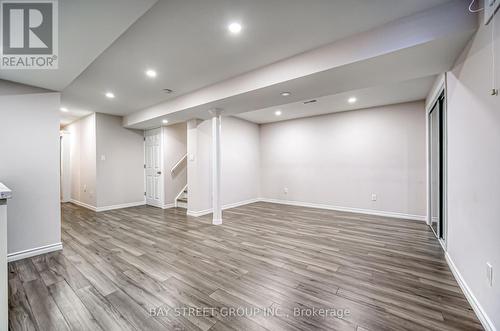 5 Debonair Street, Richmond Hill, ON - Indoor