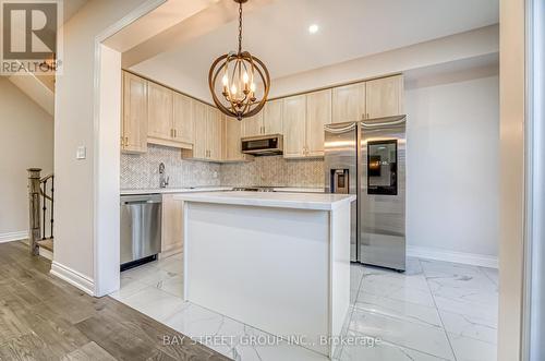 5 Debonair Street, Richmond Hill, ON - Indoor Photo Showing Kitchen