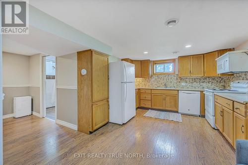 2808 Perry Avenue, Ramara, ON - Indoor Photo Showing Kitchen