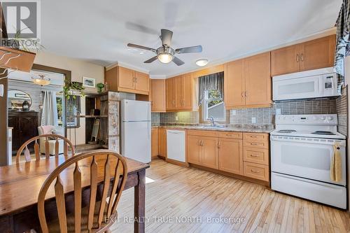 2808 Perry Avenue, Ramara, ON - Indoor Photo Showing Kitchen