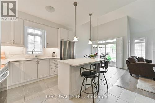 45 Overlea Drive, Brampton, ON - Indoor Photo Showing Kitchen With Upgraded Kitchen