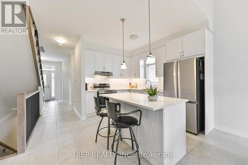 45 Overlea Drive, Brampton, ON - Indoor Photo Showing Kitchen With Upgraded Kitchen