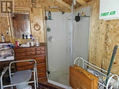 24 Lockview Lane, Merrickville, ON - Indoor Photo Showing Bathroom