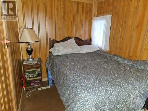 24 Lockview Lane, Merrickville, ON - Indoor Photo Showing Bedroom