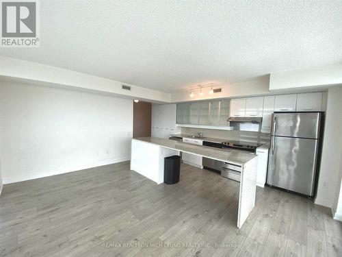 1002 - 33 Singer Court, Toronto, ON - Indoor Photo Showing Kitchen