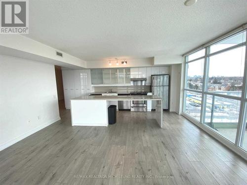 1002 - 33 Singer Court, Toronto, ON - Indoor Photo Showing Kitchen