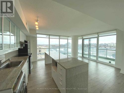 1002 - 33 Singer Court, Toronto, ON - Indoor Photo Showing Kitchen