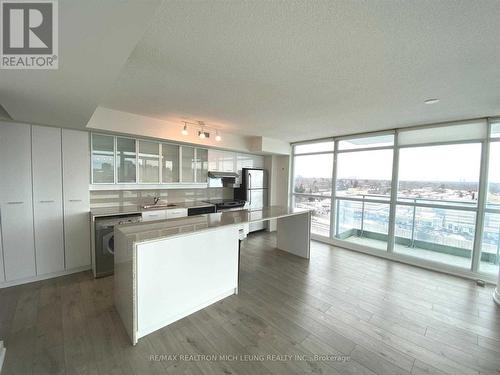 1002 - 33 Singer Court, Toronto, ON - Indoor Photo Showing Kitchen