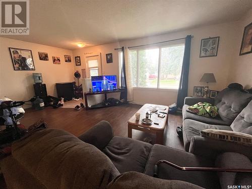 A And B 1001 110Th Street, North Battleford, SK - Indoor Photo Showing Living Room