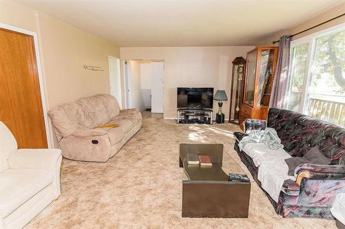 28021 17N Road, Stanley Rm, MB - Indoor Photo Showing Living Room