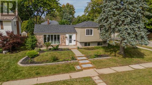 495 Rosedale Crescent, Burlington, ON - Outdoor With Facade