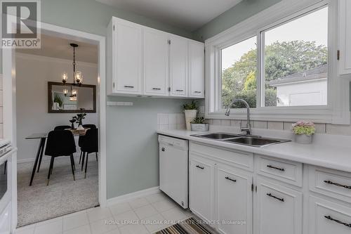 495 Rosedale Crescent, Burlington, ON - Indoor Photo Showing Kitchen With Double Sink