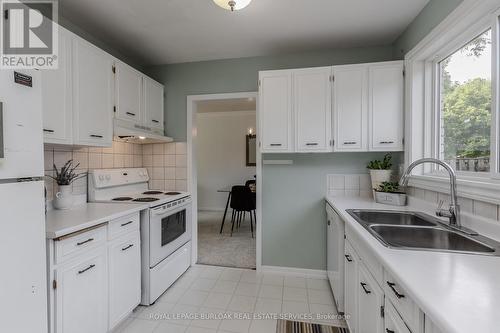 495 Rosedale Crescent, Burlington, ON - Indoor Photo Showing Kitchen With Double Sink