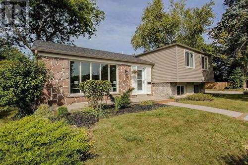 495 Rosedale Crescent, Burlington, ON - Outdoor