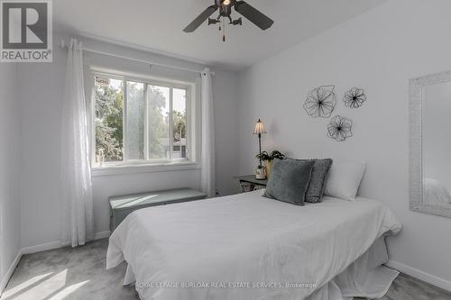 495 Rosedale Crescent, Burlington, ON - Indoor Photo Showing Bedroom