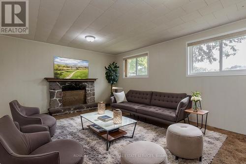 495 Rosedale Crescent, Burlington, ON - Indoor Photo Showing Living Room