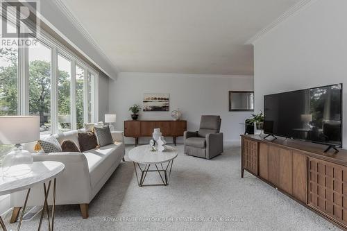 495 Rosedale Crescent, Burlington, ON - Indoor Photo Showing Living Room