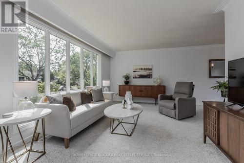 495 Rosedale Crescent, Burlington, ON - Indoor Photo Showing Living Room