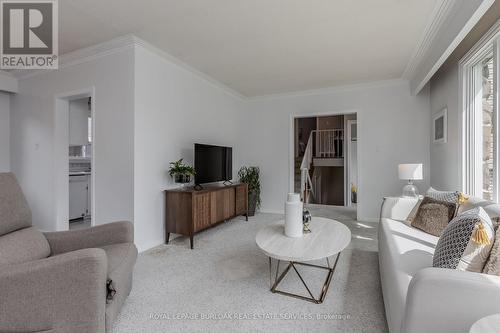 495 Rosedale Crescent, Burlington, ON - Indoor Photo Showing Living Room