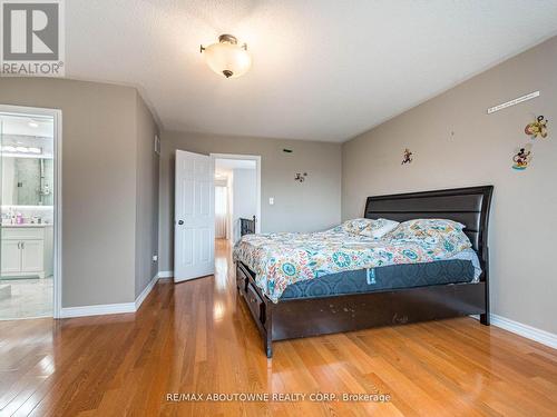 5875 Chessman Court, Mississauga, ON - Indoor Photo Showing Bedroom