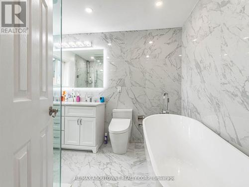 5875 Chessman Court, Mississauga, ON - Indoor Photo Showing Bathroom