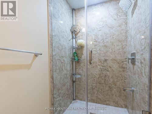 5875 Chessman Court, Mississauga, ON - Indoor Photo Showing Bathroom