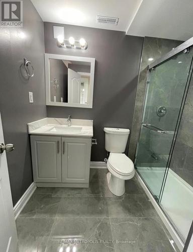 93 Truro Circle, Brampton, ON - Indoor Photo Showing Bathroom