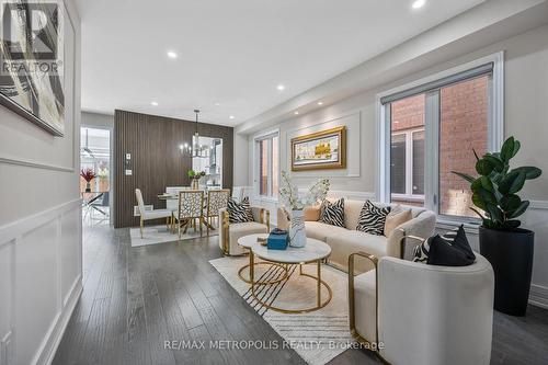 93 Truro Circle, Brampton, ON - Indoor Photo Showing Living Room