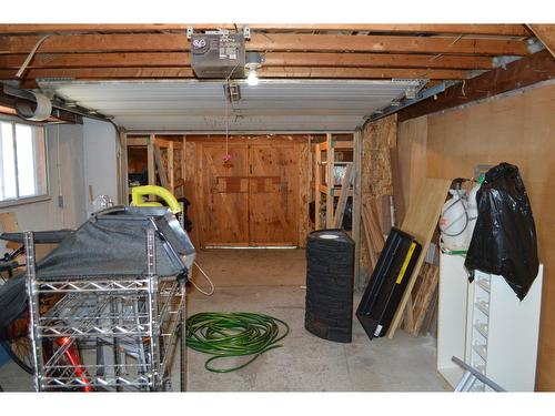 519 Hartland Avenue, Midway, BC - Indoor Photo Showing Garage