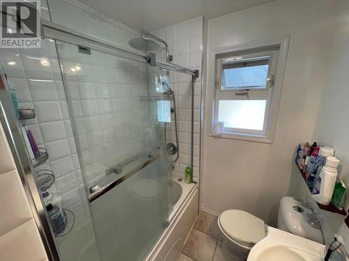 519 Hartland Avenue, Midway, BC - Indoor Photo Showing Bathroom