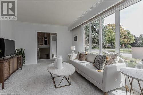 495 Rosedale Crescent, Burlington, ON - Indoor Photo Showing Living Room