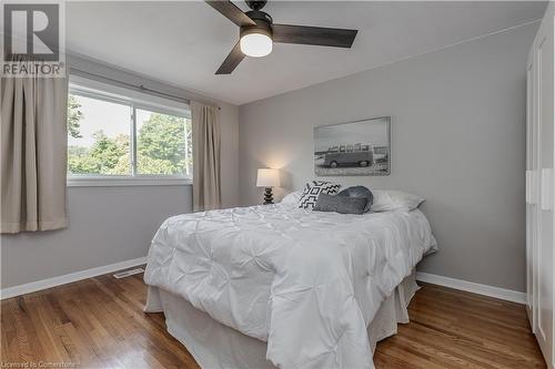 495 Rosedale Crescent, Burlington, ON - Indoor Photo Showing Bedroom