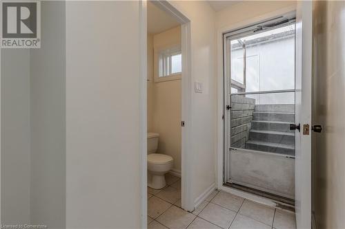 495 Rosedale Crescent, Burlington, ON - Indoor Photo Showing Bathroom