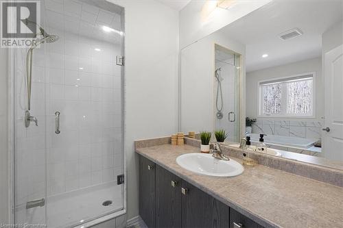 157 Cactus Crescent, Stoney Creek, ON - Indoor Photo Showing Bathroom