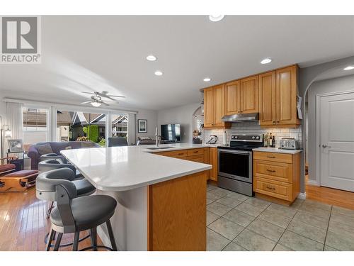 1231 10 Street Sw Unit# 38 Lot# 38, Salmon Arm, BC - Indoor Photo Showing Kitchen