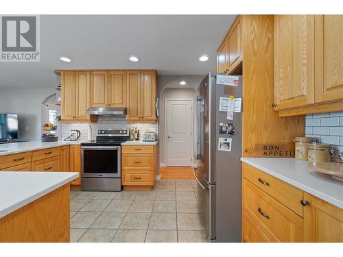 1231 10 Street Sw Unit# 38 Lot# 38, Salmon Arm, BC - Indoor Photo Showing Kitchen