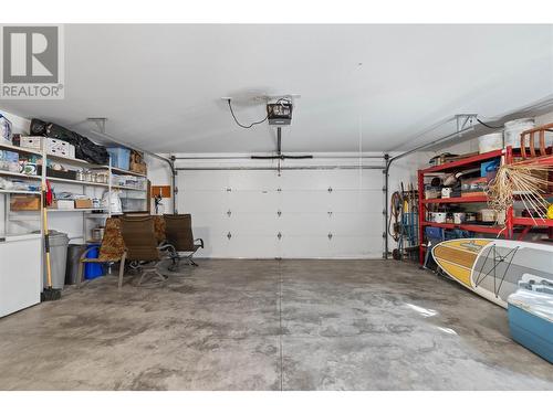 1231 10 Street Sw Unit# 38 Lot# 38, Salmon Arm, BC - Indoor Photo Showing Garage