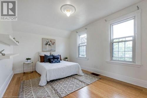 150 Avondale Street, Hamilton, ON - Indoor Photo Showing Bedroom