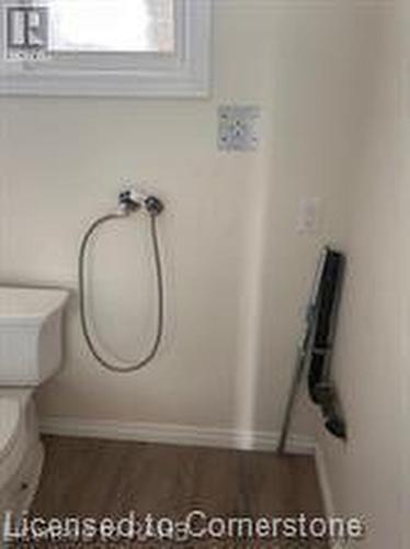 33-35 Wood Street E, Hamilton, ON - Indoor Photo Showing Bathroom