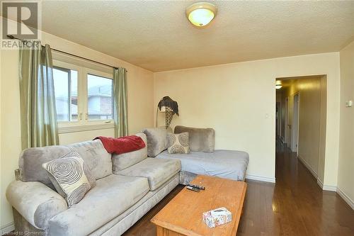 403 Ferguson Avenue N, Hamilton, ON - Indoor Photo Showing Living Room