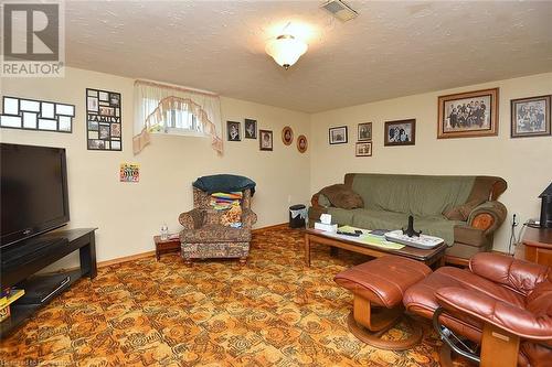 403 Ferguson Avenue N, Hamilton, ON - Indoor Photo Showing Living Room