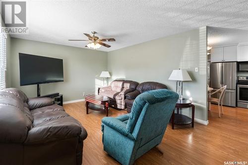 403 Hull Crescent, Saskatoon, SK - Indoor Photo Showing Living Room